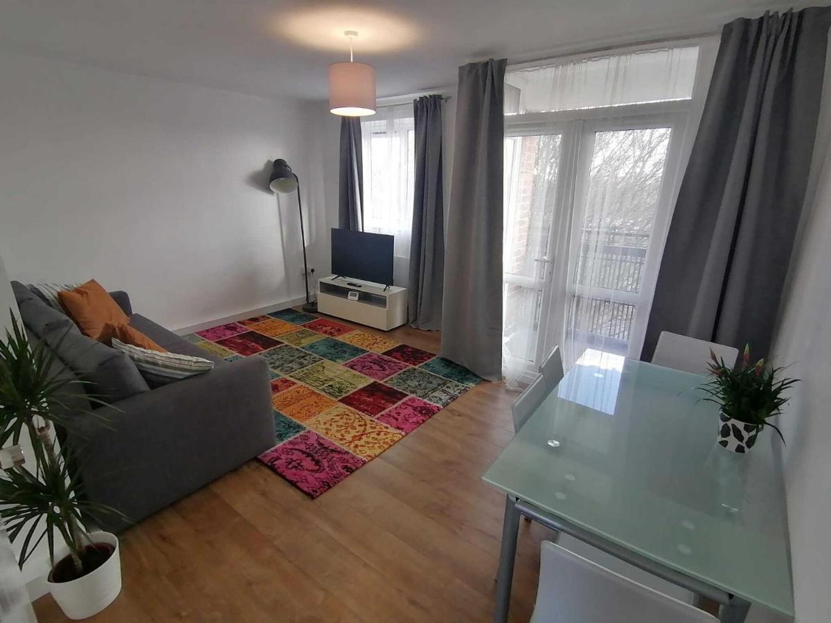 White City Apartment, Your London Stay Exterior foto